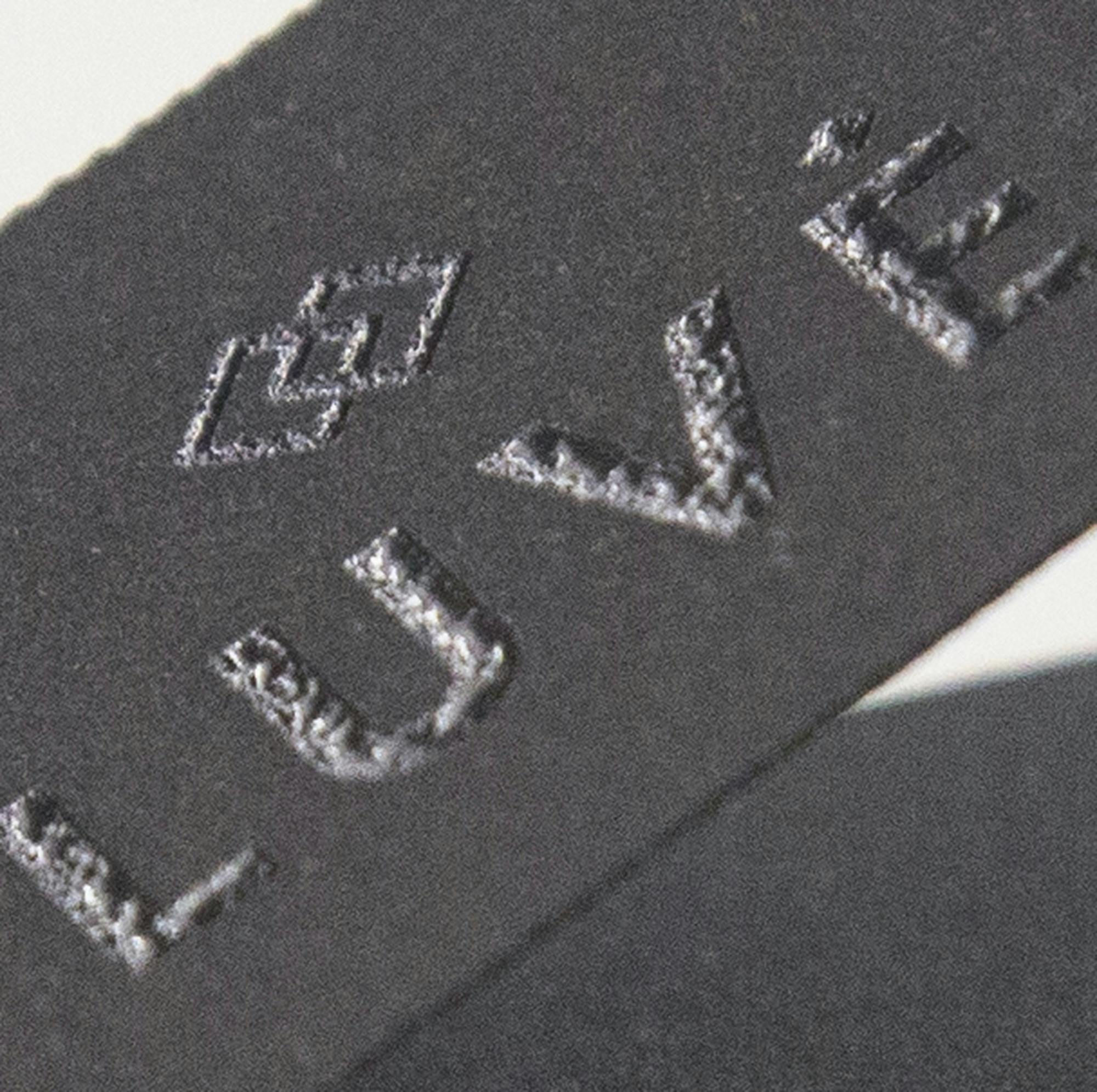Paper hang tag "Luvé" detail © swissQprint 